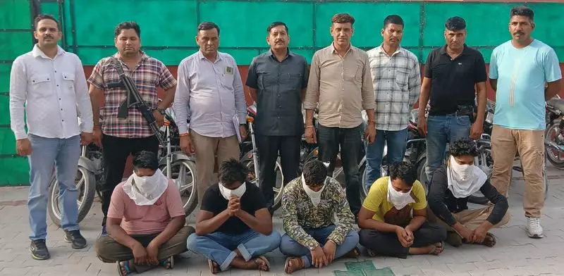 Fatehabad में मोबाइल चोर गिरोह का पर्दाफाश, बाइक बरामद Fatehabad में मोबाइल चोर गिरोह का पर्दाफाश, बाइक बरामद