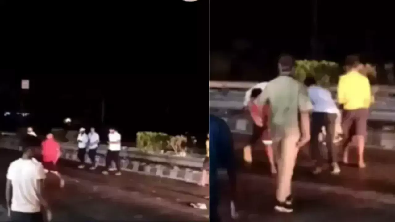 Kaushambi: सड़क पर 500-500 के नोटों की बारिश, लूटने को मच गई होड़ Kaushambi: सड़क पर 500-500 के नोटों की बारिश, लूटने को मच गई होड़