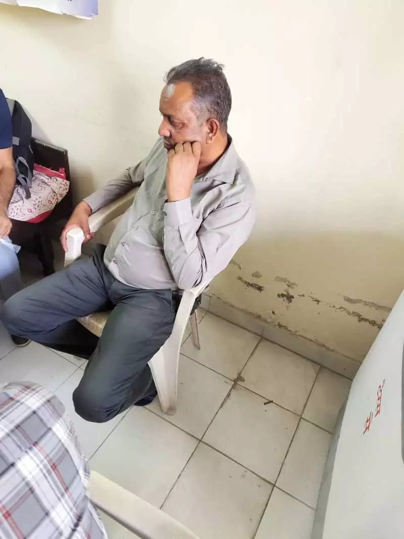 Himachal: सतर्कता ब्यूरो ने 40,000 रुपये की रिश्वत लेते हुए अधिकारी गिरफ्तार Himachal: सतर्कता ब्यूरो ने 40,000 रुपये की रिश्वत लेते हुए अधिकारी गिरफ्तार