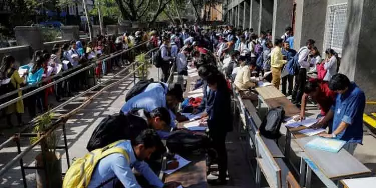 अप्रैल में भारत की बेरोज़गारी दर 5.1% रही अप्रैल में भारत की बेरोज़गारी दर 5.1% रही