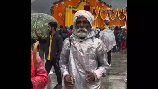 Kalaburgi: 70 की उम्र में केदारनाथ तक पैदल यात्रा Kalaburgi: 70 की उम्र में केदारनाथ तक पैदल यात्रा
