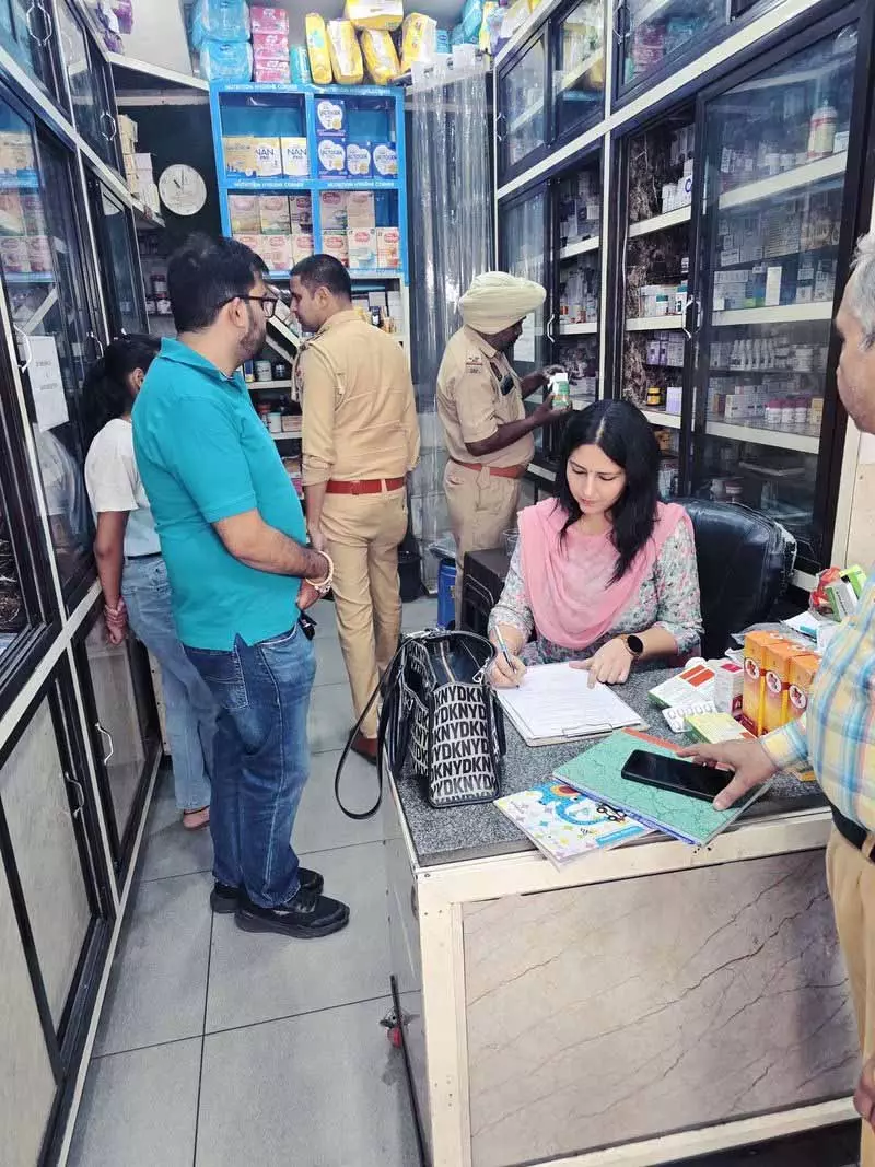 Phagwara: पुलिस ने ग्रामीण क्षेत्र में नशा तस्करों पर शिकंजा कसा Phagwara: पुलिस ने ग्रामीण क्षेत्र में नशा तस्करों पर शिकंजा कसा