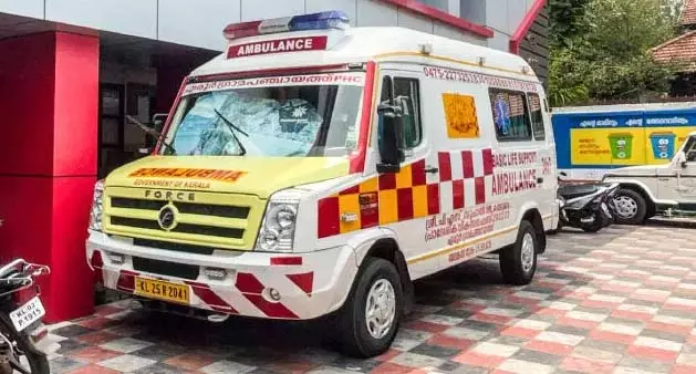अनिश्चितता बदल गई है; एम्बुलेंस अब एरूर पंचायत के स्वामित्व में अनिश्चितता बदल गई है; एम्बुलेंस अब एरूर पंचायत के स्वामित्व में
