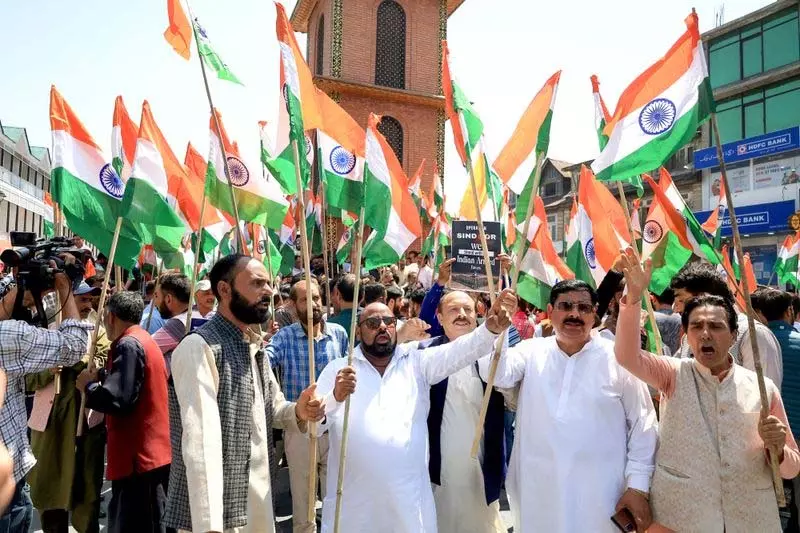 ऑपरेशन सिंदूर की सफलता का जश्न मनाने के लिए भाजपा ने Kashmir में ‘तिरंगा’ रैलियां निकाली ऑपरेशन सिंदूर की सफलता का जश्न मनाने के लिए भाजपा ने Kashmir में ‘तिरंगा’ रैलियां निकाली
