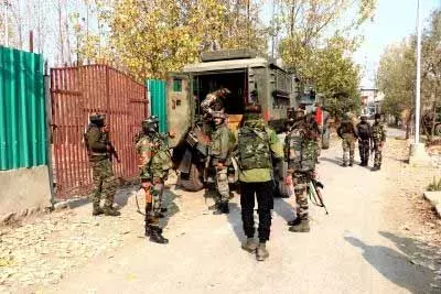 Srinagar: संयुक्त बलों ने पिछले 48 घंटों में 6 आतंकवादियों को मार गिराया Srinagar: संयुक्त बलों ने पिछले 48 घंटों में 6 आतंकवादियों को मार गिराया