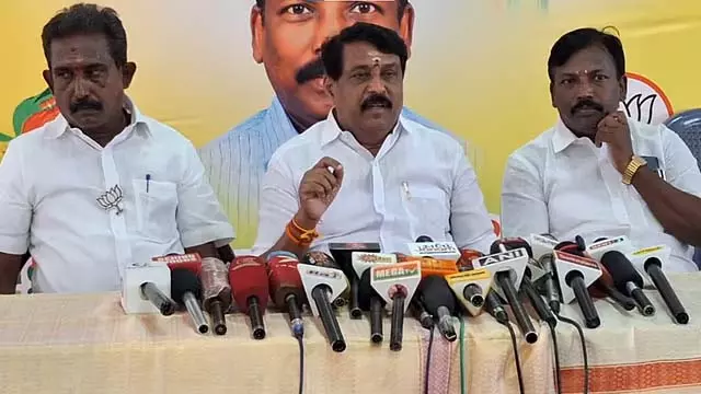 ओपीएस बीजेपी गठबंधन में हैं : Nainar Nagendran ओपीएस बीजेपी गठबंधन में हैं : Nainar Nagendran