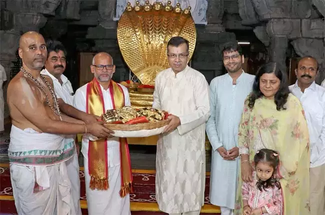 TTD : तिरुमाला भगवान के आभूषणों की कीमत 3.63 करोड़ TTD : तिरुमाला भगवान के आभूषणों की कीमत 3.63 करोड़