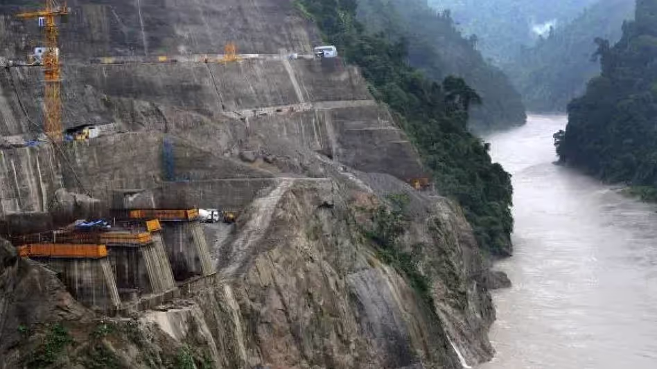 Arunachal : अधिकारियों ने लोअर सुबनसिरी में अवैध रेत खनन पर कार्रवाई की Arunachal : अधिकारियों ने लोअर सुबनसिरी में अवैध रेत खनन पर कार्रवाई की