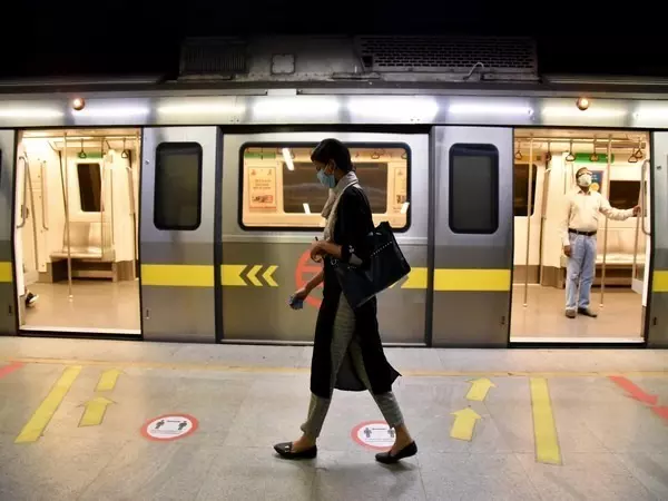 Delhi Metro कल कश्मीरी गेट और केंद्रीय सचिवालय के बीच येलो लाइन सेवा को विनियमित करेगी Delhi Metro कल कश्मीरी गेट और केंद्रीय सचिवालय के बीच येलो लाइन सेवा को विनियमित करेगी