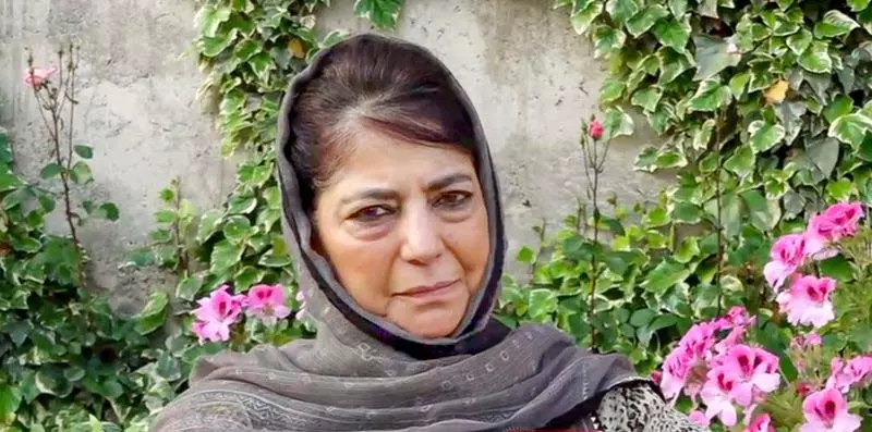 Mehbooba ने कहा- गोलाबारी पीड़ितों को अधिक मुआवजा दिया जाए Mehbooba ने कहा- गोलाबारी पीड़ितों को अधिक मुआवजा दिया जाए