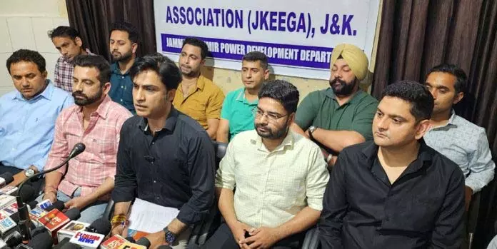 JKEEGA ने सीएम से PDD में रिक्त पदों को भरने का आग्रह किया JKEEGA ने सीएम से PDD में रिक्त पदों को भरने का आग्रह किया