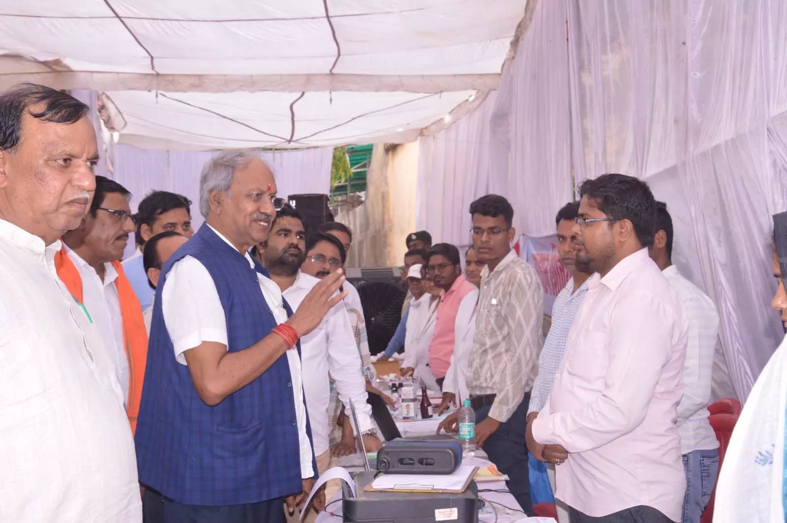 सांसद बृजमोहन अग्रवाल ने भाटापारा में समाधान शिविर में हुए शामिल सांसद बृजमोहन अग्रवाल ने भाटापारा में समाधान शिविर में हुए शामिल