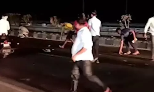 जीरा व्यापारी के साथ लूटपाट की कोशिश, छीना झपटी में सड़क पर बिखर गए नोट
