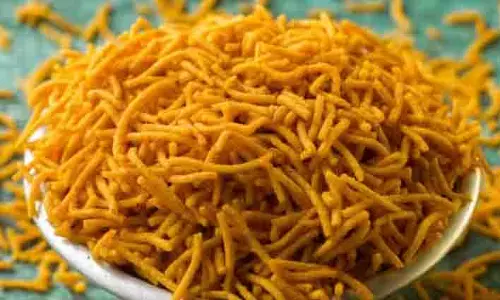 Aloo Bhujia: नाश्ते के तौर पर बेहतरीन विकल्प Aloo Bhujia: नाश्ते के तौर पर बेहतरीन विकल्प