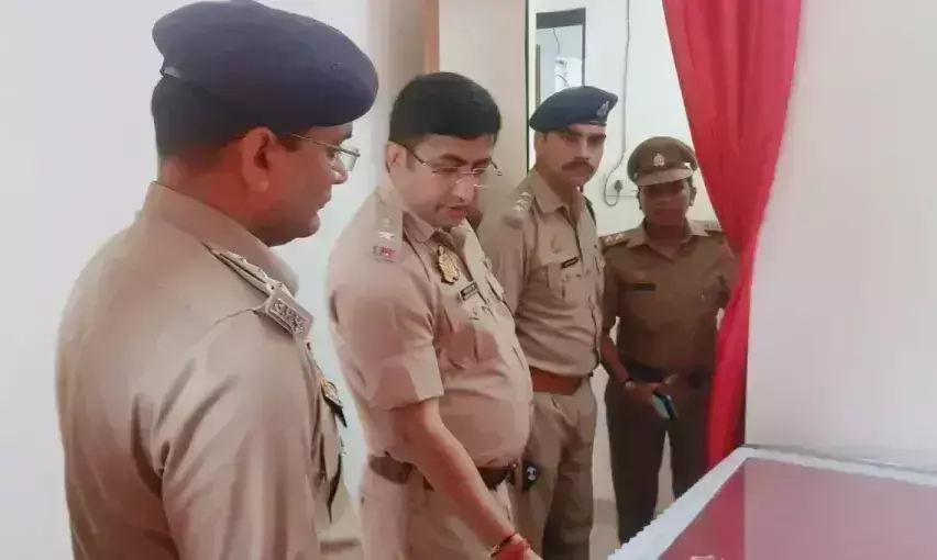 Sant Kabir Nagar: एसपी ने महिला थाना परिसर में पिंक बूथ निर्माण कार्य की प्रगति देखी