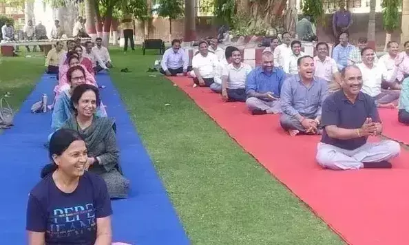 Prayagraj: प्रतिदिन योग कर रहा है मुक्त विश्वविद्यालय, जल्द बनाएगा नया रिकॉर्ड : कुलपति Prayagraj: प्रतिदिन योग कर रहा है मुक्त विश्वविद्यालय, जल्द बनाएगा नया रिकॉर्ड : कुलपति