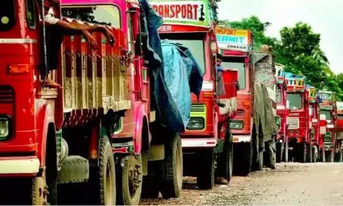 Telangana के ट्रक चालक 20 मई की हड़ताल में शामिल होंगे Telangana के ट्रक चालक 20 मई की हड़ताल में शामिल होंगे
