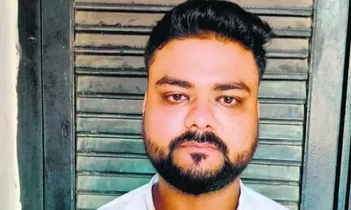Mumbai: नाबालिग लड़की से छेड़छाड़ के आरोप में कैब ड्राइवर गिरफ्तार Mumbai: नाबालिग लड़की से छेड़छाड़ के आरोप में कैब ड्राइवर गिरफ्तार
