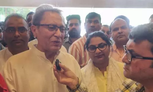 Bareilly: पाकिस्तान मे न तो कोई सोच है और न कोई कानून: सलीम इकबाल शेरवानी Bareilly: पाकिस्तान मे न तो कोई सोच है और न कोई कानून: सलीम इकबाल शेरवानी