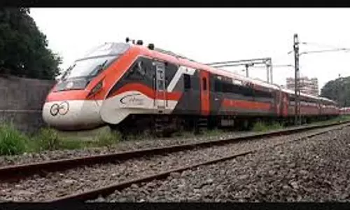 Kerala की कई ट्रेनों में 20 मई से लगेंगे अतिरिक्त कोच पूरी सूची और विवरण Kerala की कई ट्रेनों में 20 मई से लगेंगे अतिरिक्त कोच पूरी सूची और विवरण