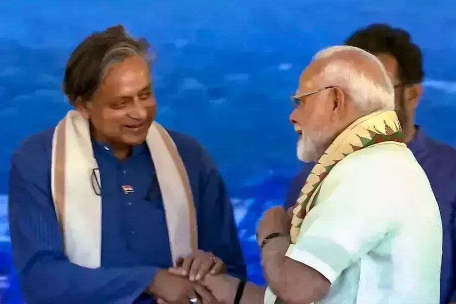 भारत-पाक संघर्ष पर टिप्पणी कर थरूर ने लक्ष्मण रेखा पार की Congress सूत्र भारत-पाक संघर्ष पर टिप्पणी कर थरूर ने लक्ष्मण रेखा पार की Congress सूत्र