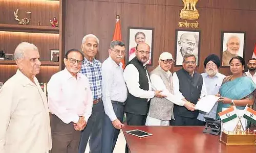 Delhi के वरिष्ठ नागरिक सुरक्षा और स्वास्थ्य सेवा की बेहतर मांग कर रहे