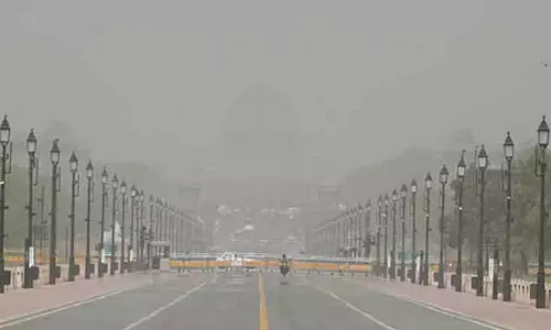 Delhi धूल भरी आंधी से शहर में घुटन, वायु गुणवत्ता में गिरावट Delhi धूल भरी आंधी से शहर में घुटन, वायु गुणवत्ता में गिरावट