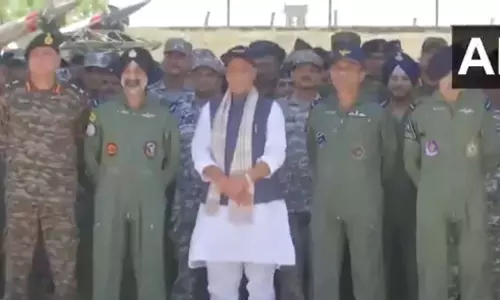 मोदी सरकार उड़ाएगी पाक की नींद, भारत के रक्षा मंत्री की हुंकार, दी चेतावनी मोदी सरकार उड़ाएगी पाक की नींद, भारत के रक्षा मंत्री की हुंकार, दी चेतावनी