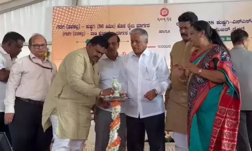 Karnataka: केंद्रीय मंत्री सोमन्ना ने गडग-वाडी रेलवे परियोजना को हरी झंडी दिखाई