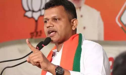 MP ब्रिजेश चौटा ने तटीय कर्नाटक में बचाव की राजनीति को लेकर सीएम सिद्धारमैया की आलोचना की MP ब्रिजेश चौटा ने तटीय कर्नाटक में बचाव की राजनीति को लेकर सीएम सिद्धारमैया की आलोचना की