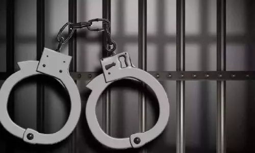 Karnataka: भूमि धोखाधड़ी मामले में सहायक आयुक्त के जाली हस्ताक्षर के आरोप में वकील गिरफ्तार