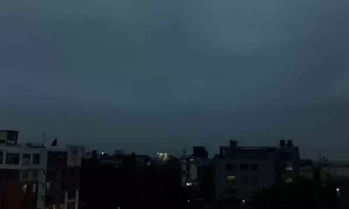 Bengal: अधिक बारिश और भूस्खलन से मरम्मत कार्य प्रभावित Bengal: अधिक बारिश और भूस्खलन से मरम्मत कार्य प्रभावित
