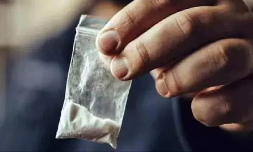 क्राइम ब्रांच की बड़ी कार्रवाई: 4 करोड़ की ड्रग्स बरामद, दो सप्लायर गिरफ्तार क्राइम ब्रांच की बड़ी कार्रवाई: 4 करोड़ की ड्रग्स बरामद, दो सप्लायर गिरफ्तार