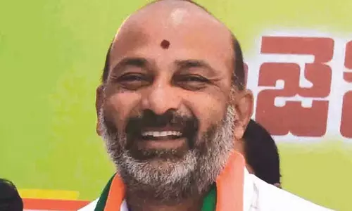 केंद्रीय मंत्री बांदी ने CM Revanth से फीस प्रतिपूर्ति का बकाया जारी करने को कहा