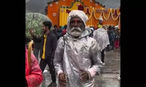 Kalaburgi: 70 की उम्र में केदारनाथ तक पैदल यात्रा Kalaburgi: 70 की उम्र में केदारनाथ तक पैदल यात्रा