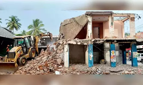 पन्निथदम जंक्शन विकास: इमारतों को गिराने का काम शुरू पन्निथदम जंक्शन विकास: इमारतों को गिराने का काम शुरू