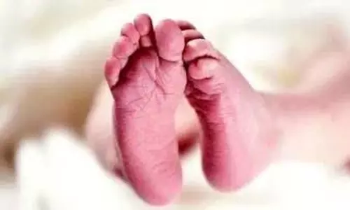Hyderabad: 2 हफ्ते की बच्ची का शव मिला कूड़े में Hyderabad: 2 हफ्ते की बच्ची का शव मिला कूड़े में