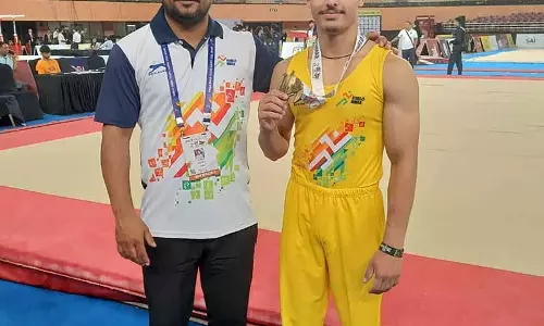 किशोर जिमनास्ट ने चोट से लड़ते हुए National Youth Games में स्वर्ण पदक जीता किशोर जिमनास्ट ने चोट से लड़ते हुए National Youth Games में स्वर्ण पदक जीता