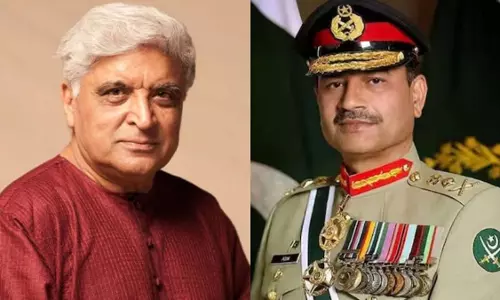 पाक आर्मी चीफ असीम मुनीर के बयान पर भड़के जावेद अख्तर, पूछा – ‘हिंदुओं को गाली क्यों? पाक आर्मी चीफ असीम मुनीर के बयान पर भड़के जावेद अख्तर, पूछा – ‘हिंदुओं को गाली क्यों?