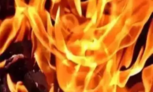 Rajasthan: सवाई माधोपुर में खनन माफिया ने डीएसपी की गाड़ी में लगाई आग Rajasthan: सवाई माधोपुर में खनन माफिया ने डीएसपी की गाड़ी में लगाई आग