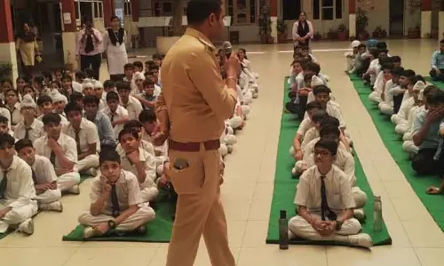 Jalandhar: नशीली दवाओं के दुरुपयोग के खिलाफ जागरूकता बढ़ाने के लिए स्कूल सेमिनार शुरू Jalandhar: नशीली दवाओं के दुरुपयोग के खिलाफ जागरूकता बढ़ाने के लिए स्कूल सेमिनार शुरू