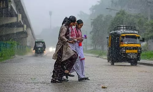 अगले 3 घंटों तक तमिलनाडु के अधिकांश जिलों में बारिश अगले 3 घंटों तक तमिलनाडु के अधिकांश जिलों में बारिश