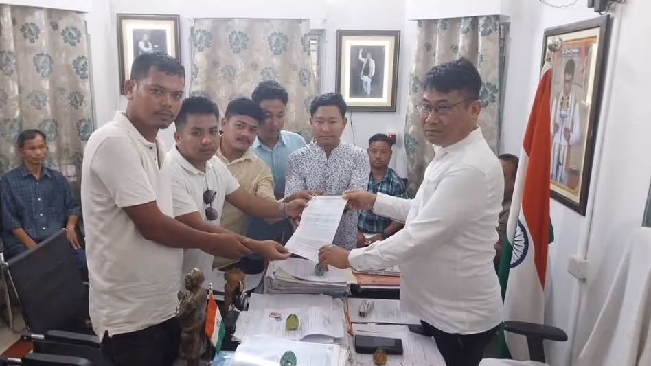 Tripura : अधिकारी को आदिवासी कल्याण निदेशक बनाने की मांग Tripura : अधिकारी को आदिवासी कल्याण निदेशक बनाने की मांग