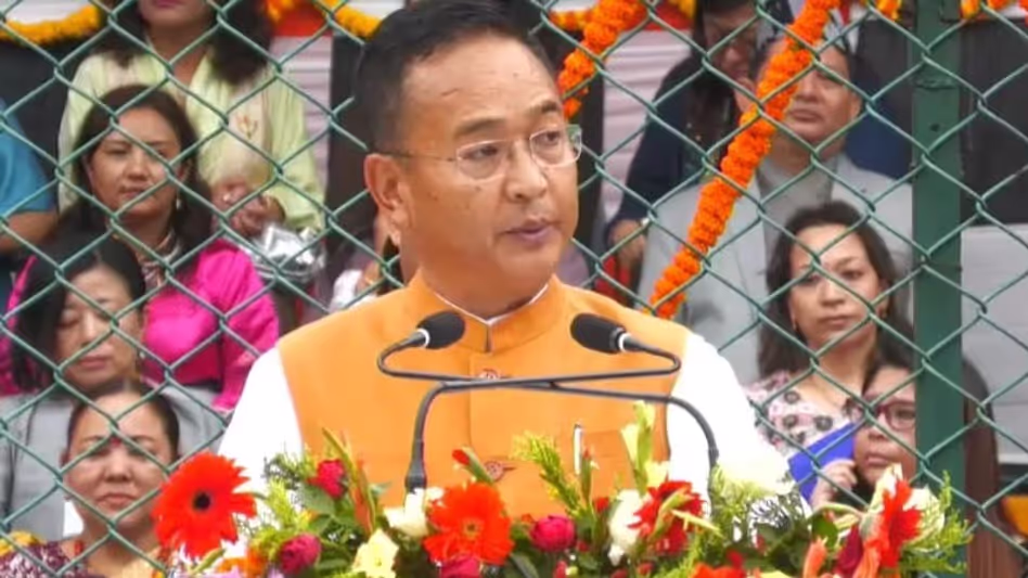 Sikkim का निर्माण सिर्फ आंकड़ों में नहीं, बल्कि भावना से करें Sikkim का निर्माण सिर्फ आंकड़ों में नहीं, बल्कि भावना से करें