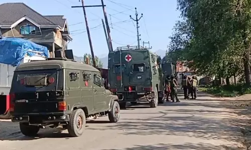 Jammu: मुठभेड़ में जैश का शीर्ष कमांडर समेत तीन आतंकवादी मारे गए Jammu: मुठभेड़ में जैश का शीर्ष कमांडर समेत तीन आतंकवादी मारे गए