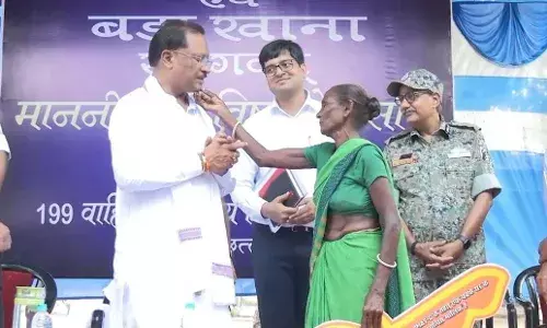 PM आवास की चाबी पाकर भावुक हुई शम्मी दुर्गम, मुख्यमंत्री विष्णुदेव साय को दिया माँ का आशीर्वाद