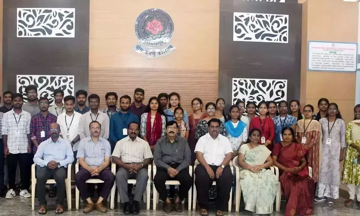 Andhra: JNTUA के छात्रों को मिली नौकरी Andhra: JNTUA के छात्रों को मिली नौकरी
