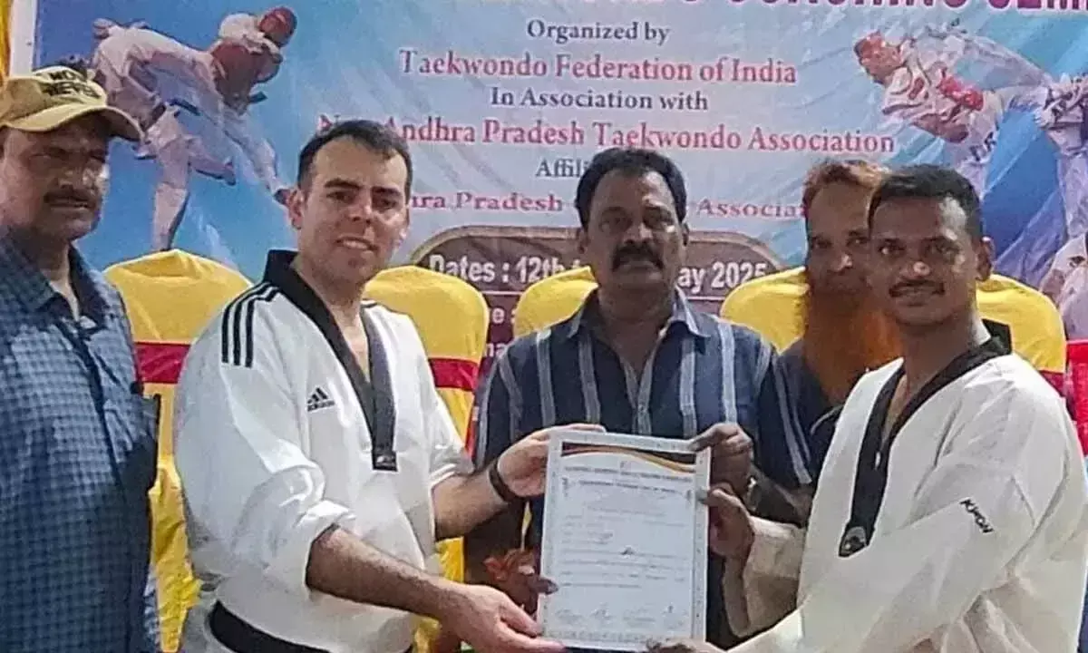 Kurnool के कोच को राष्ट्रीय ताइक्वांडो फाइट सेमिनार में उन्नत प्रशिक्षण दिया गया