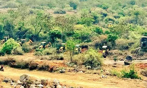 BRS ने हैदराबाद के कांचा गाचीबोवली भूमि विवाद की जांच की मांग की