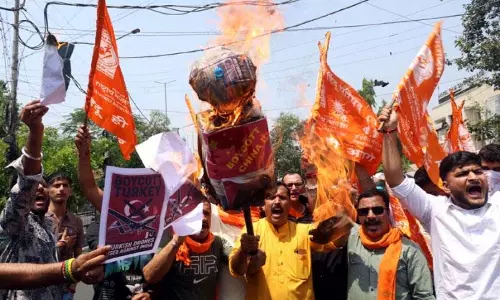 RBD ने चीन-पाकिस्तान, तुर्की के खिलाफ विरोध प्रदर्शन किया